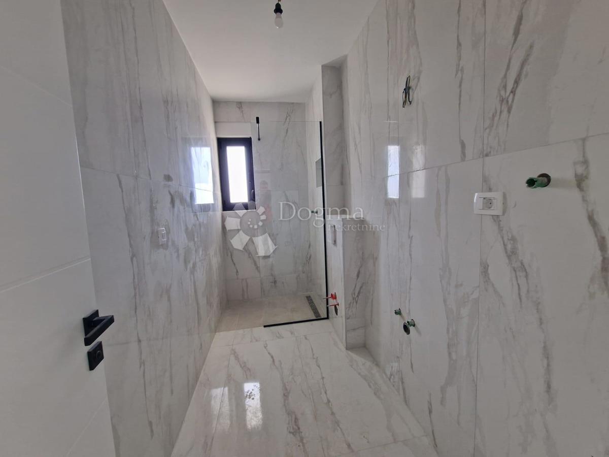 Allogio Okrug Gornji, Okrug, 71,94m2