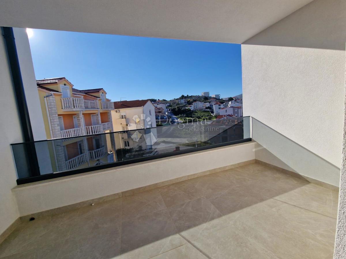 Allogio Okrug Gornji, Okrug, 71,94m2