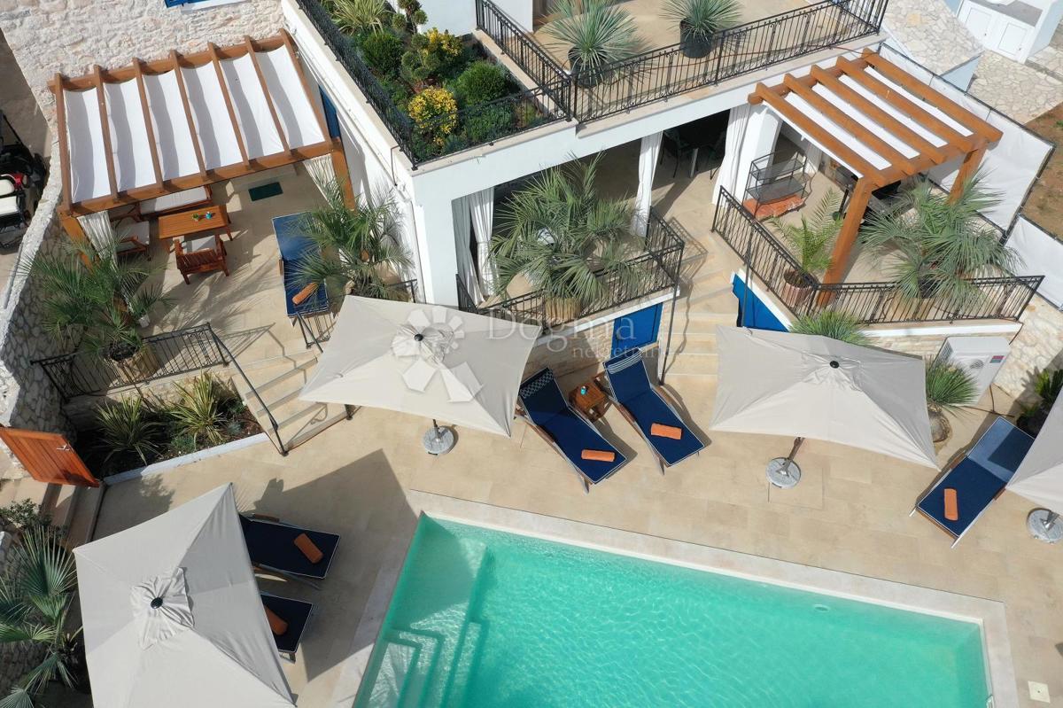LA PERLA DEL MEDITERRANEO SULL'ISOLA DI MOLATU - CASA DOPPIA CON GRANDE POTENZIALE TURISTICO
