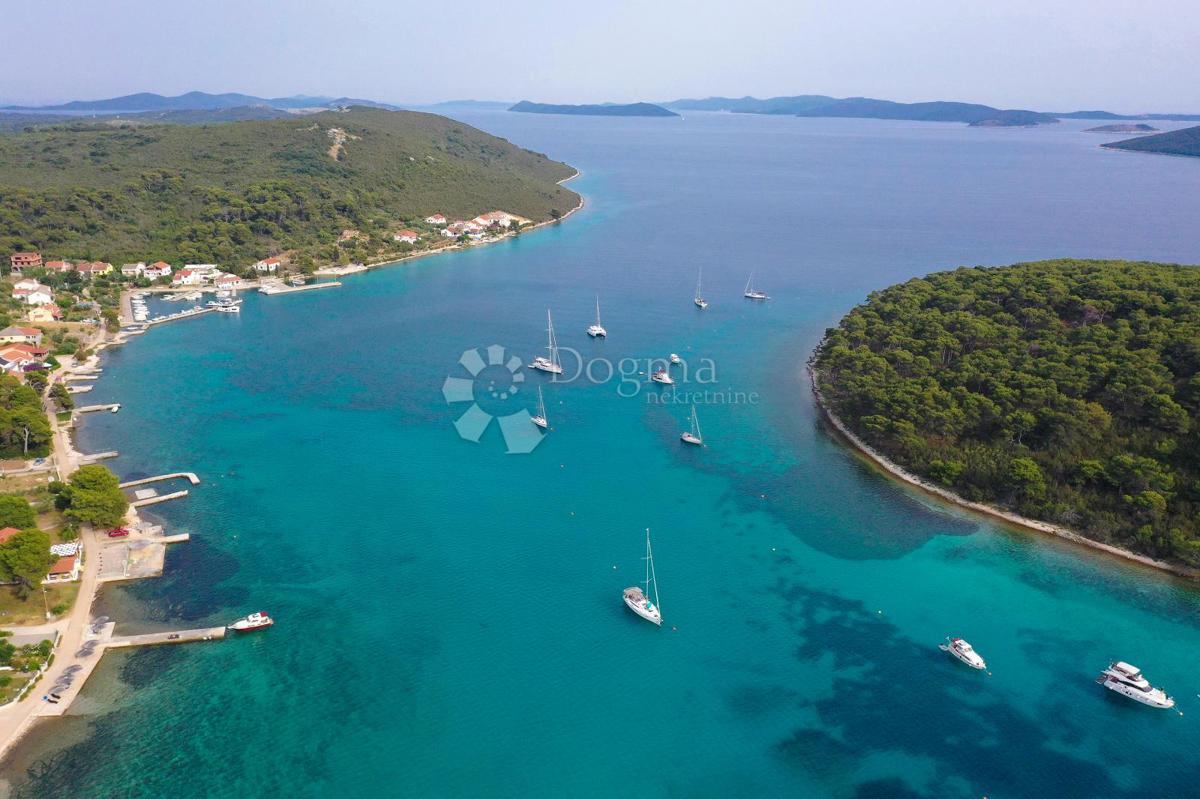 LA PERLA DEL MEDITERRANEO SULL'ISOLA DI MOLATU - CASA DOPPIA CON GRANDE POTENZIALE TURISTICO