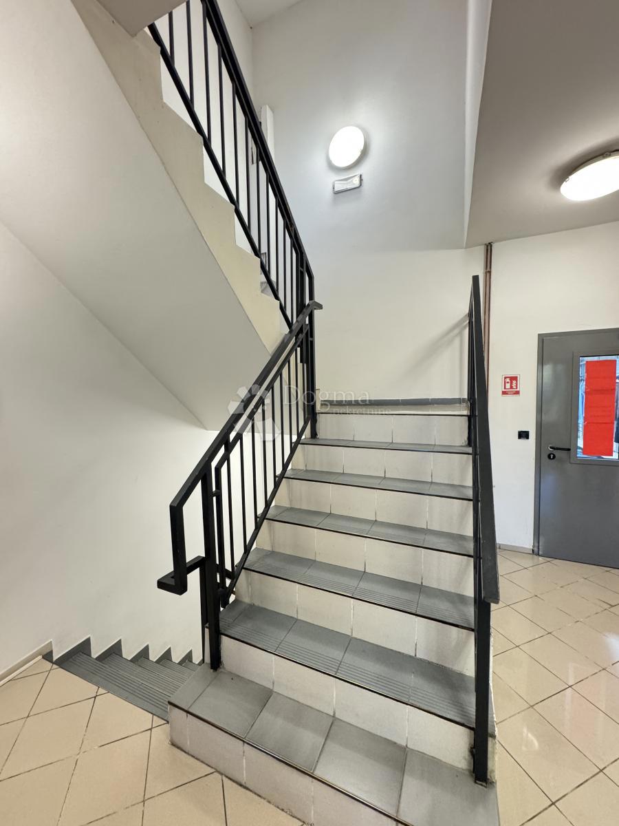 Locale commerciale Dubec, Gornja Dubrava, 1.496,38m2