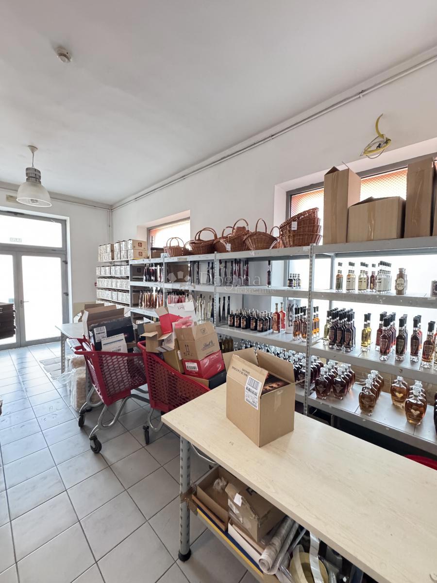 Locale commerciale Dubec, Gornja Dubrava, 1.496,38m2
