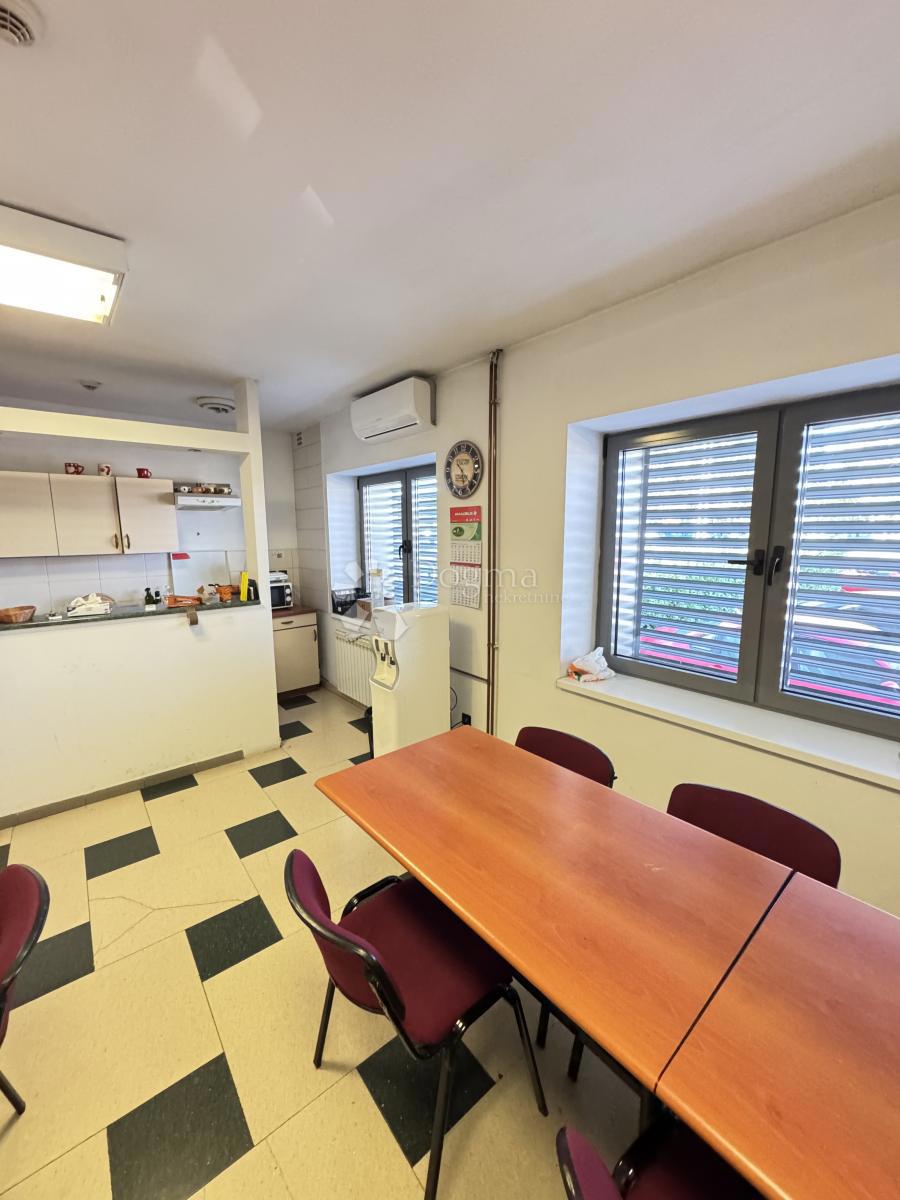 Locale commerciale Dubec, Gornja Dubrava, 1.496,38m2