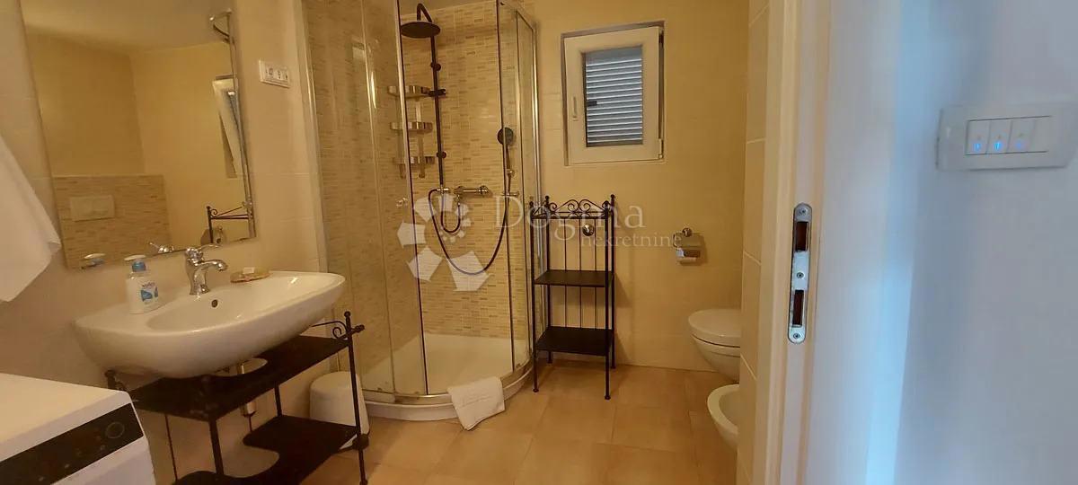 Casa Barbat na Rabu, Rab, 100m2