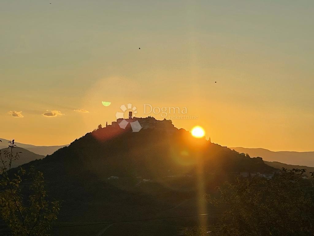 Ampio terreno edificabile con progetto