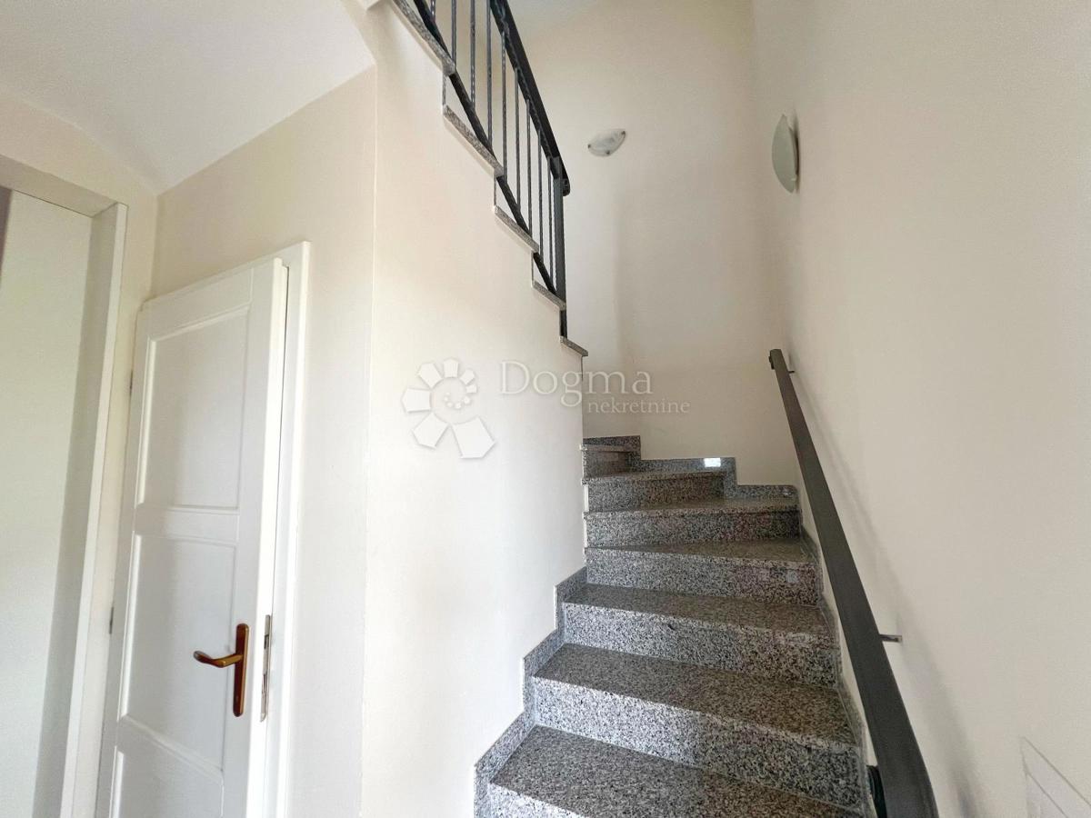 Casa Kaštelir, Kaštelir-Labinci, 180m2