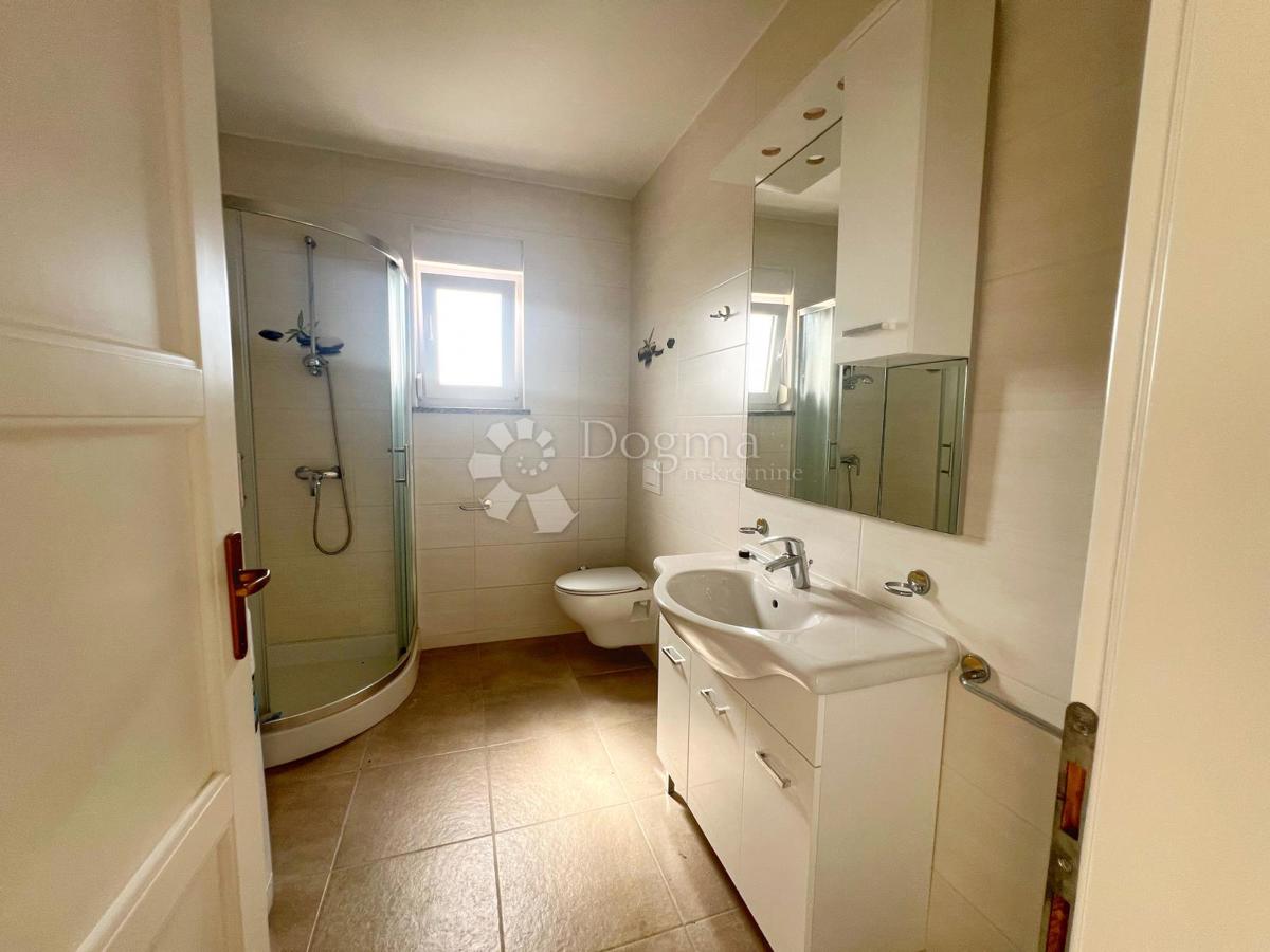 Casa Kaštelir, Kaštelir-Labinci, 180m2