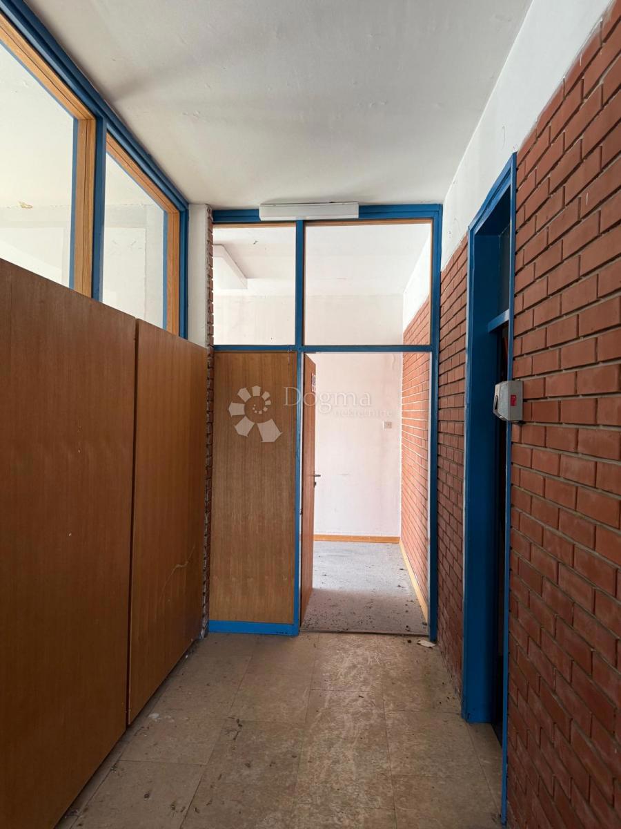 Locale commerciale Jug, Čakovec, 1.484m2