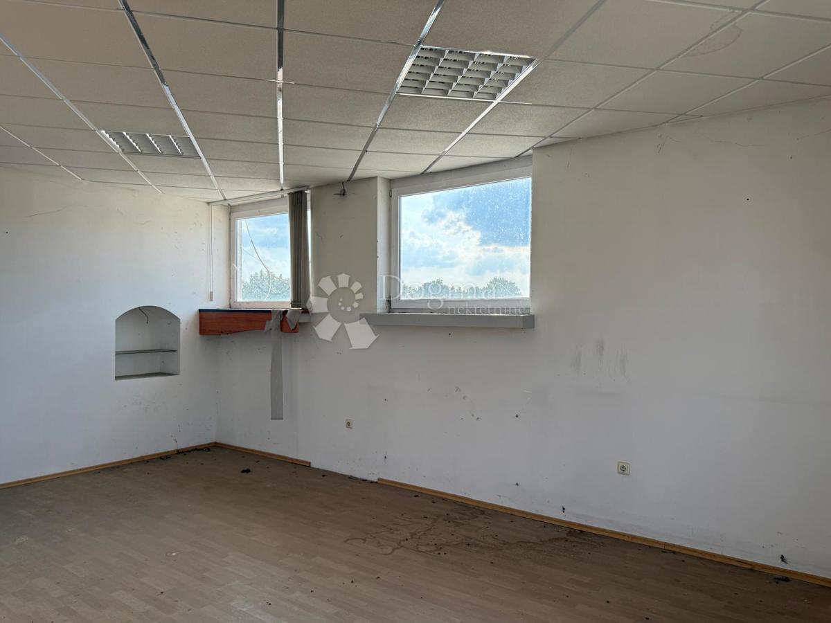 Locale commerciale Jug, Čakovec, 1.484m2