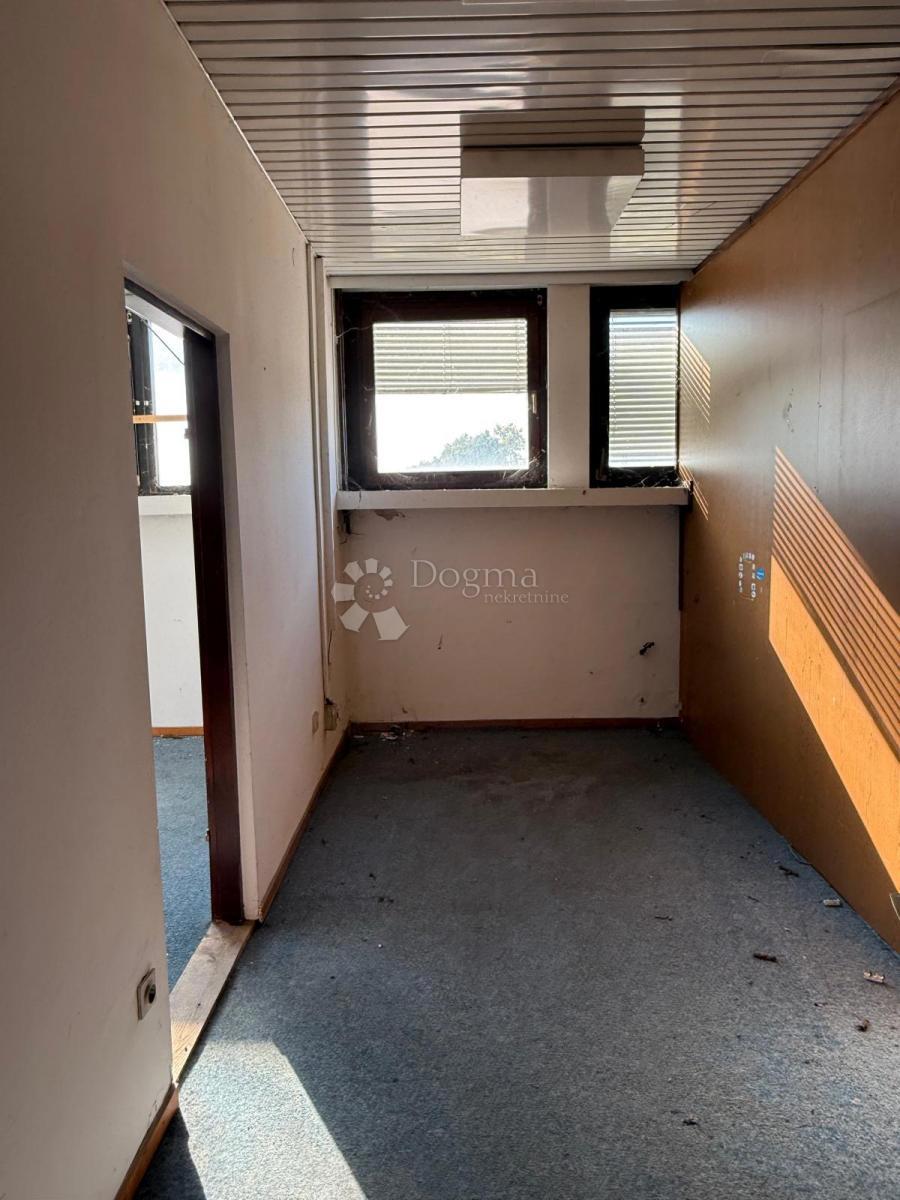 Locale commerciale Jug, Čakovec, 1.484m2