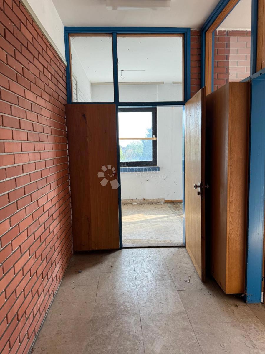 Locale commerciale Jug, Čakovec, 1.484m2