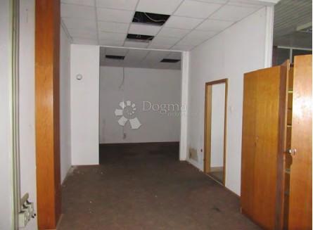 Locale commerciale Jug, Čakovec, 1.484m2