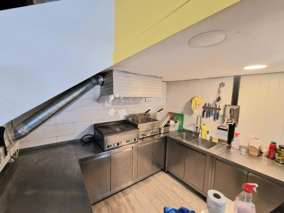 Locale commerciale Špansko, Stenjevec, 61,43m2