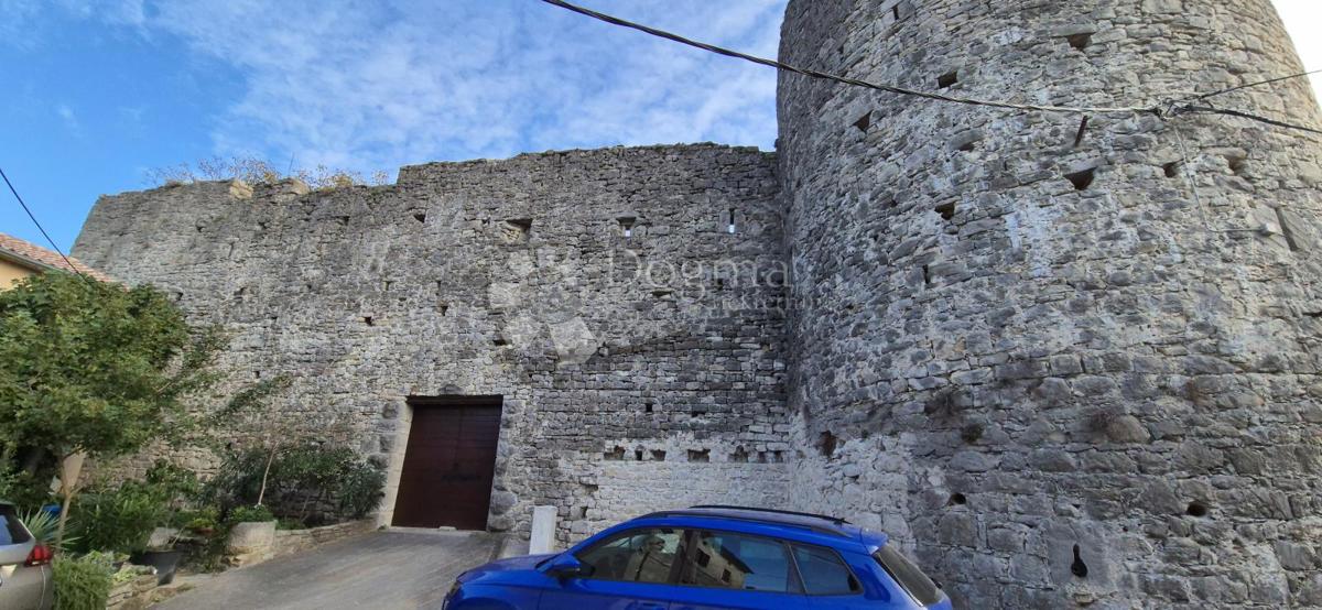 Casa Boljun, Lupoglav, 70m2