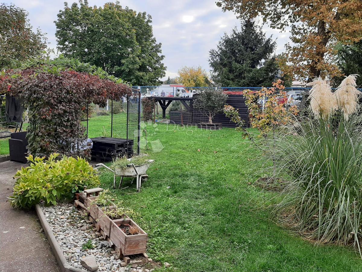 Casa Sesvetski Kobiljak, Sesvete, 426m2