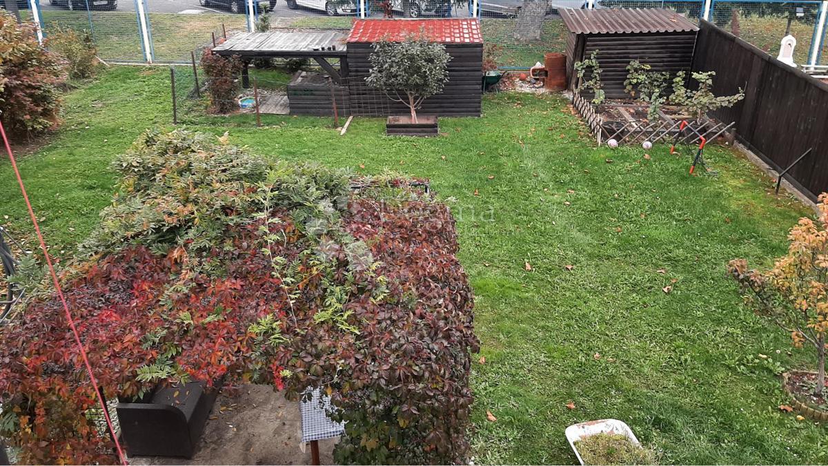 Casa Sesvetski Kobiljak, Sesvete, 426m2