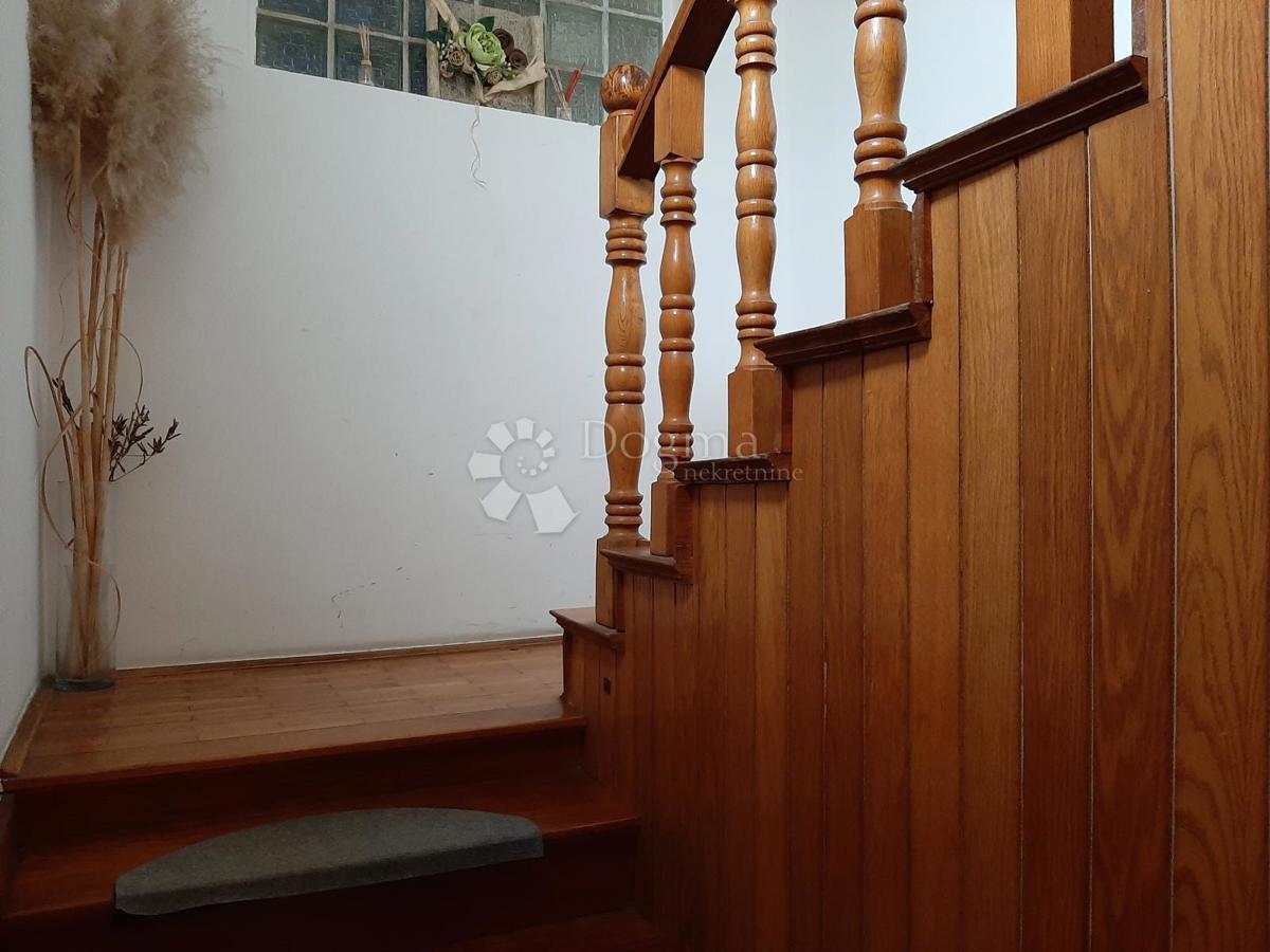 Casa Sesvetski Kobiljak, Sesvete, 426m2