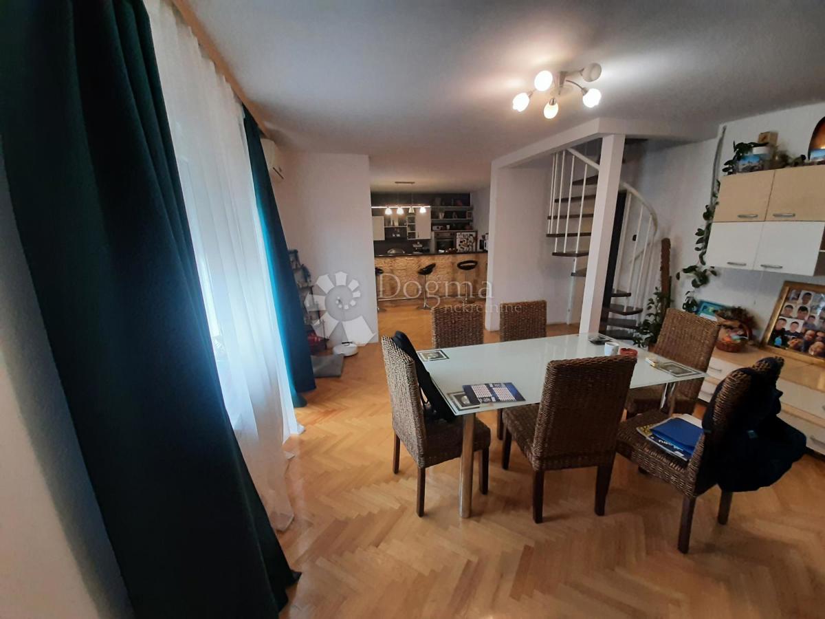 Casa Sesvetski Kobiljak, Sesvete, 426m2