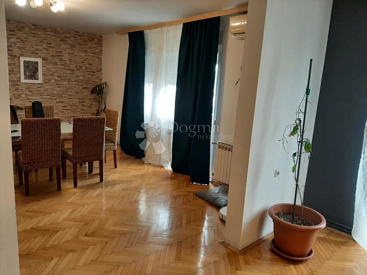 Casa Sesvetski Kobiljak, Sesvete, 426m2