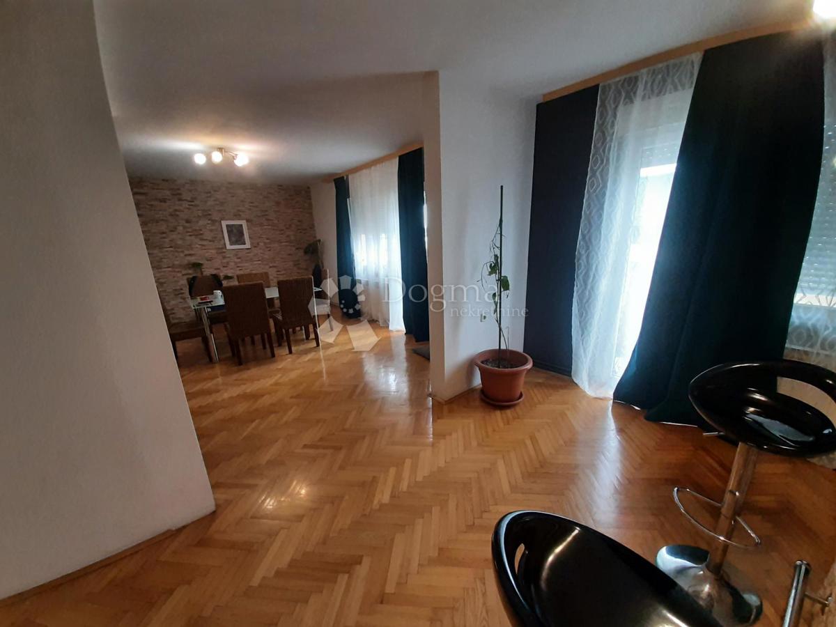 Casa Sesvetski Kobiljak, Sesvete, 426m2