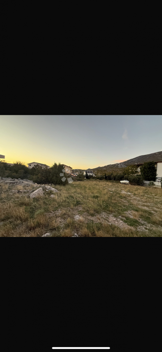 Terreno edificabile Cesarica, Karlobag, 720m2