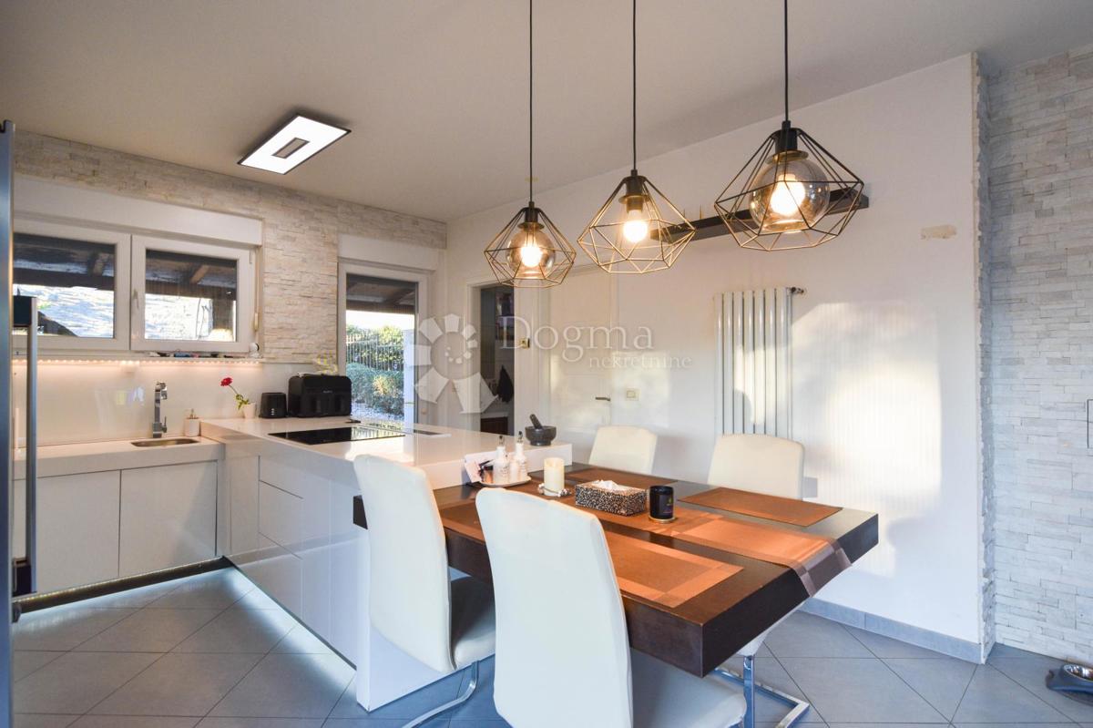 Casa Kaštel, Buje, 120m2