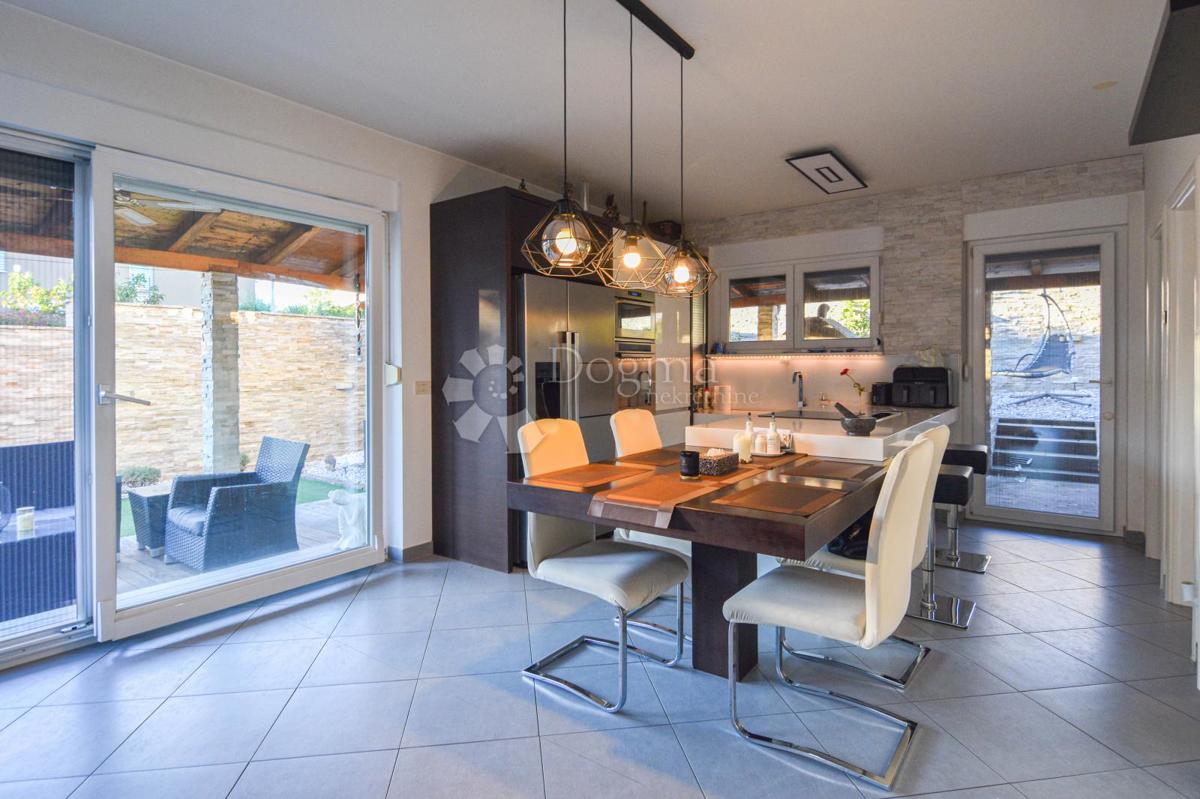 Casa Kaštel, Buje, 120m2