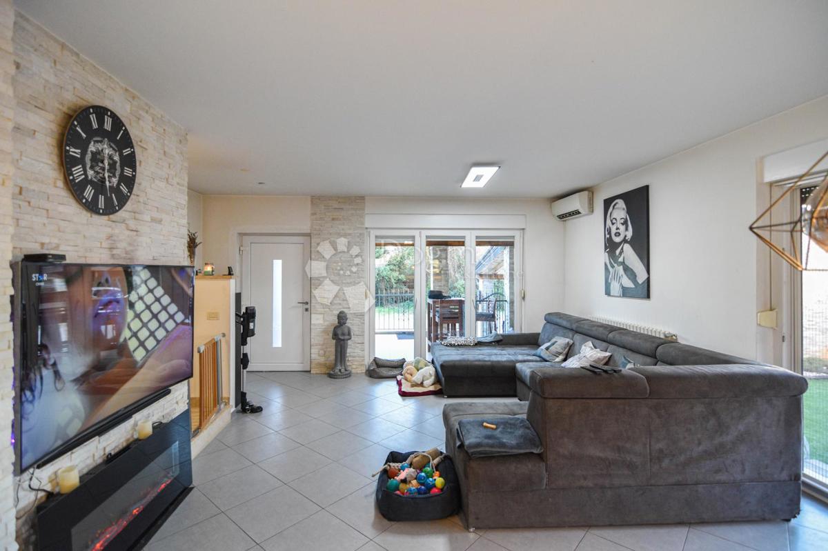 Casa Kaštel, Buje, 120m2