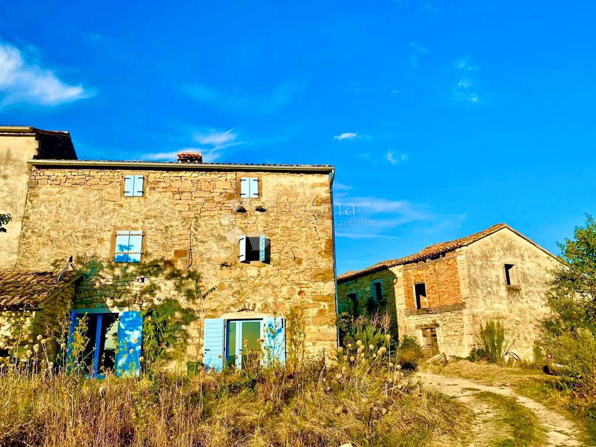 Proprietà unica con una splendida vista in Istria