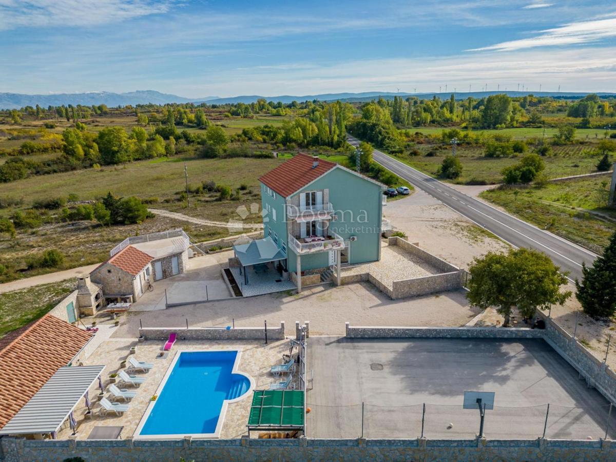 Casa Donje Biljane, Benkovac, 1.600m2