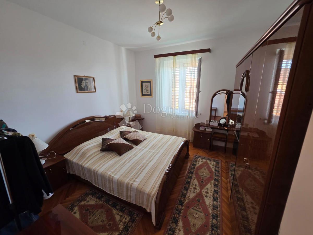 ŠIBENIK - 2 CASE IN CENTRO CITTÀ! OTTIMA OCCASIONE