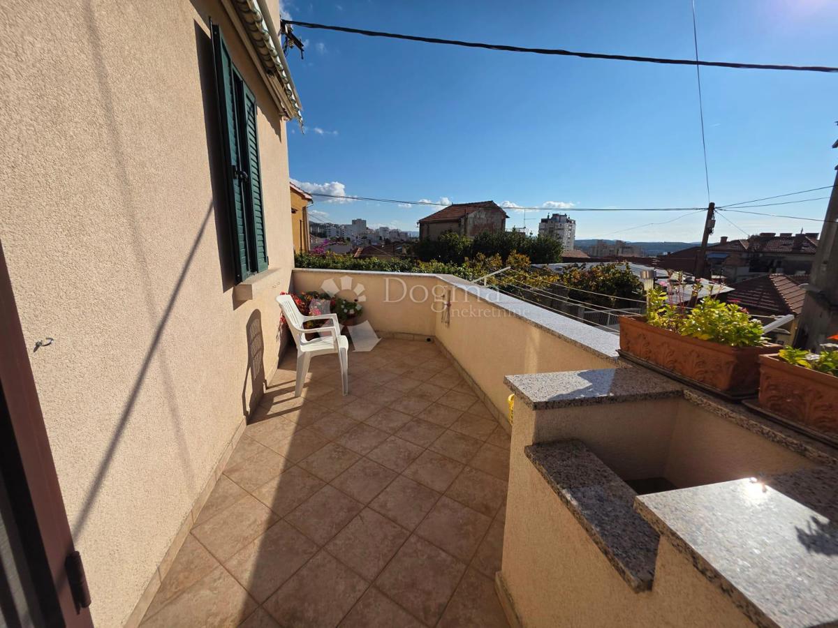 ŠIBENIK - 2 CASE IN CENTRO CITTÀ! OTTIMA OCCASIONE