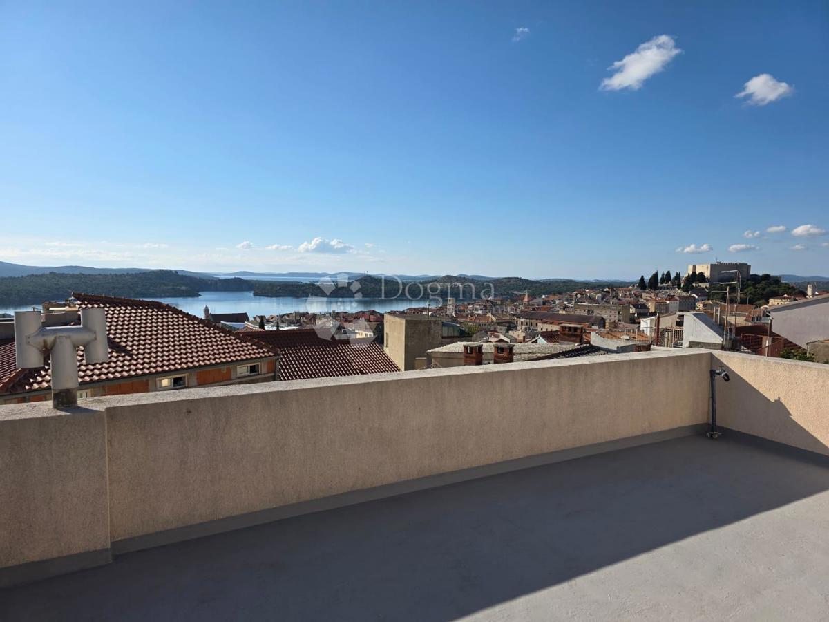 ŠIBENIK - 2 CASE IN CENTRO CITTÀ! OTTIMA OCCASIONE