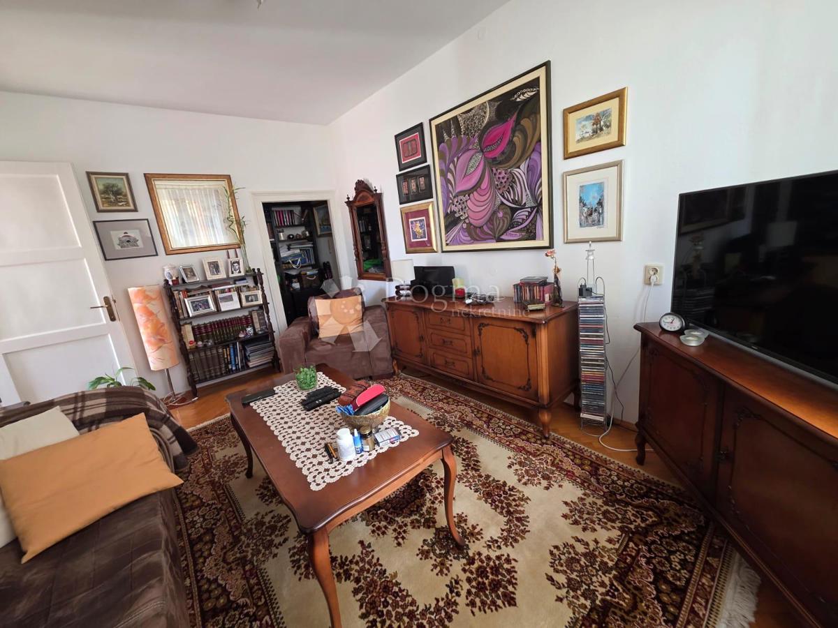 ŠIBENIK - 2 CASE IN CENTRO CITTÀ! OTTIMA OCCASIONE