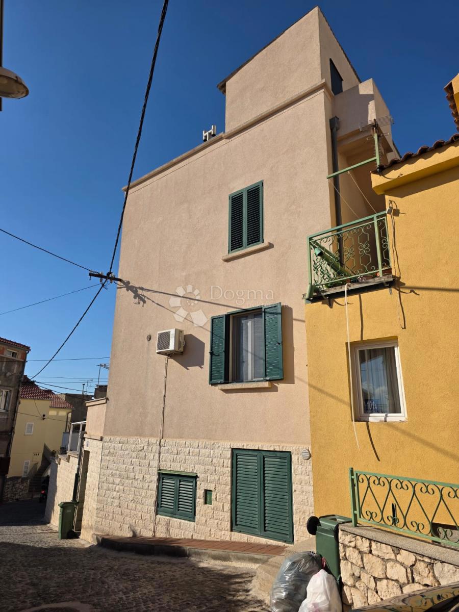 ŠIBENIK - 2 CASE IN CENTRO CITTÀ! OTTIMA OCCASIONE