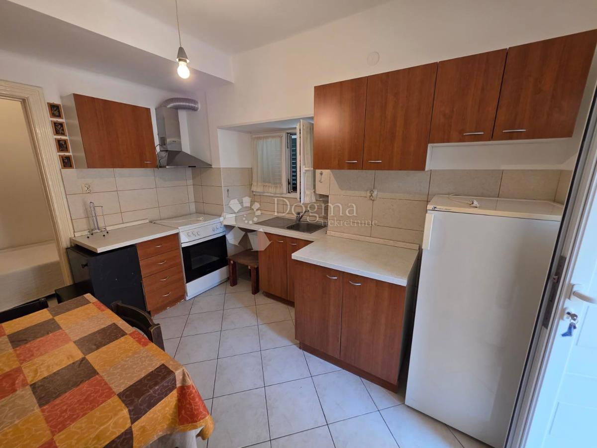 ŠIBENIK - 2 CASE IN CENTRO CITTÀ! OTTIMA OCCASIONE