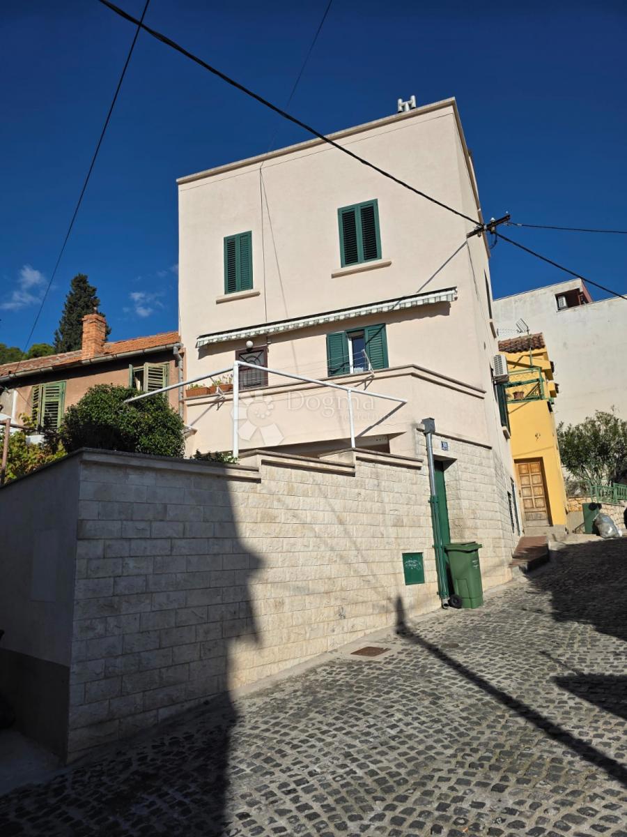 ŠIBENIK - 2 CASE IN CENTRO CITTÀ! OTTIMA OCCASIONE