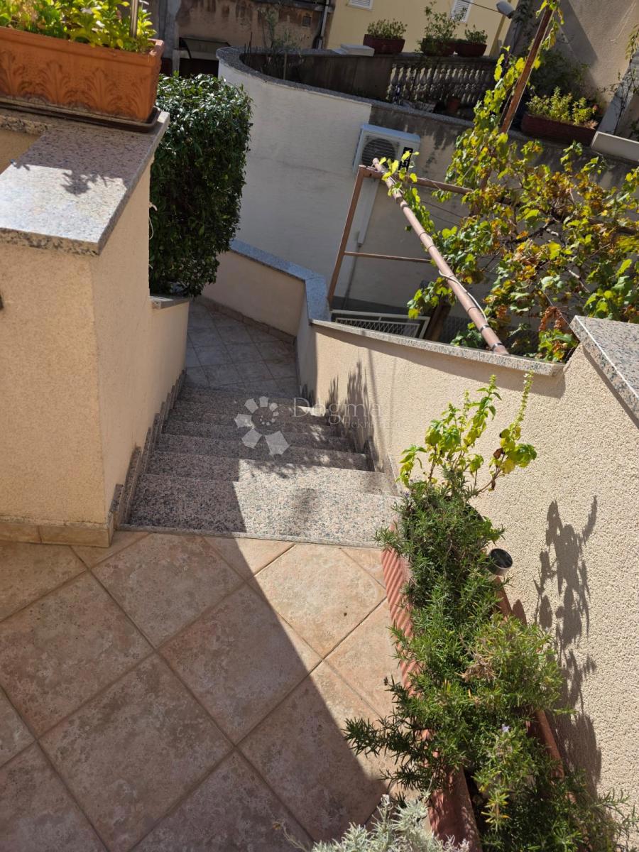 ŠIBENIK - 2 CASE IN CENTRO CITTÀ! OTTIMA OCCASIONE