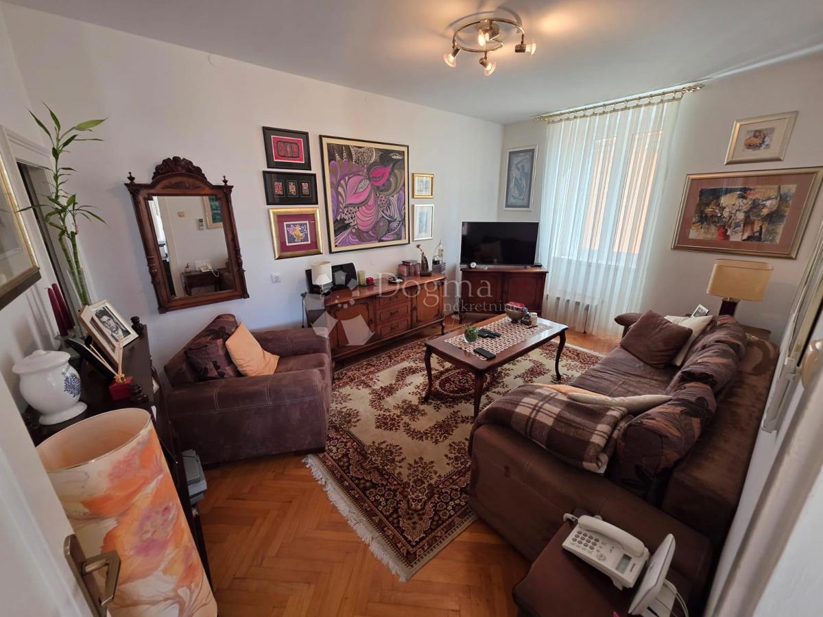 ŠIBENIK - 2 CASE IN CENTRO CITTÀ! OTTIMA OCCASIONE