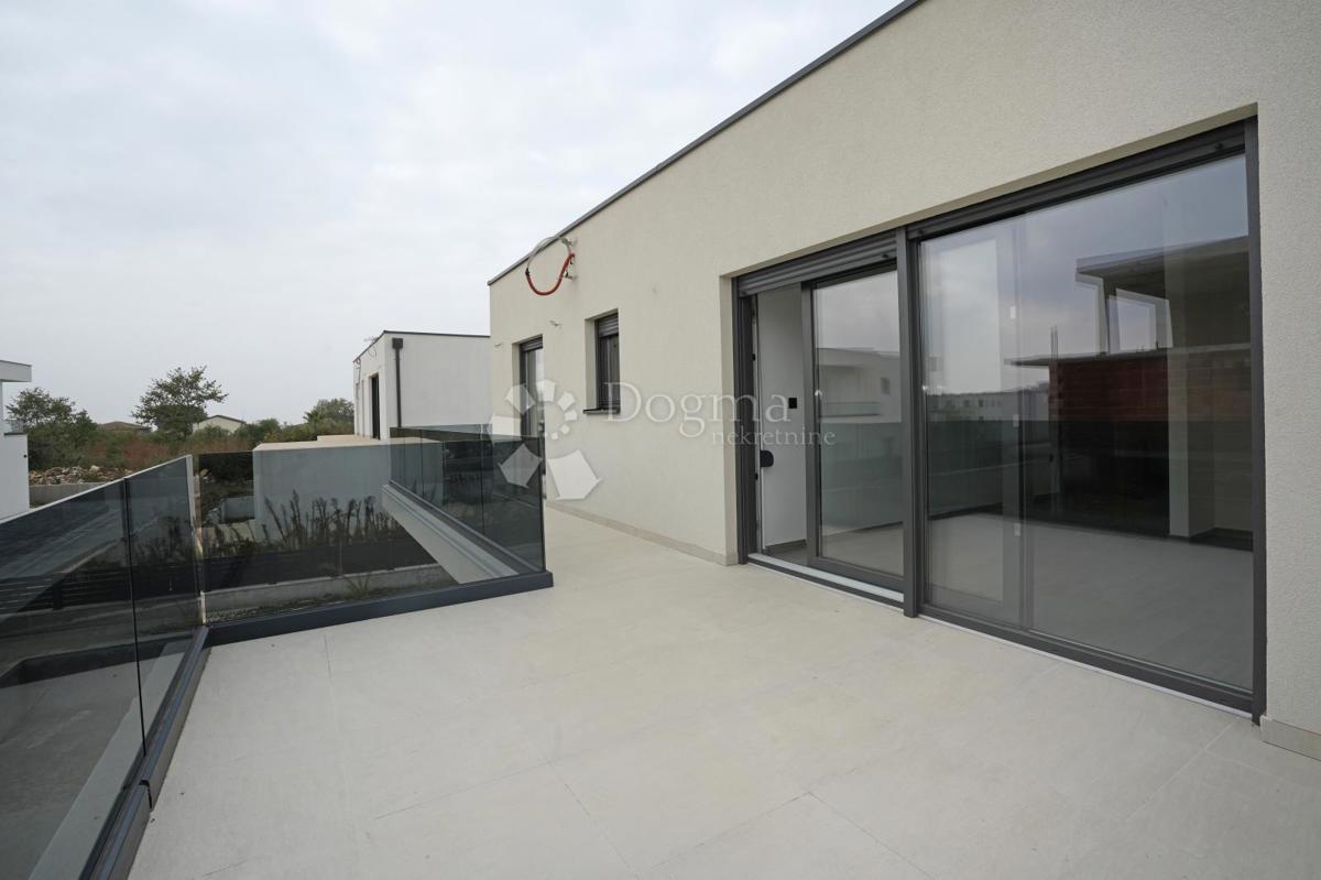 VILLA MODERNA DI NUOVA COSTRUZIONE