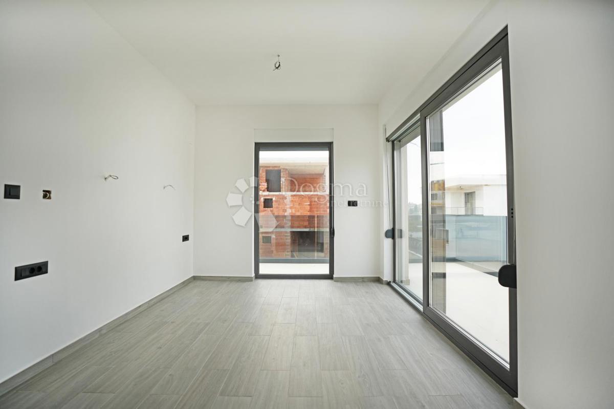 VILLA MODERNA DI NUOVA COSTRUZIONE