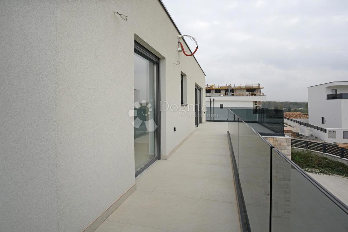 VILLA MODERNA DI NUOVA COSTRUZIONE