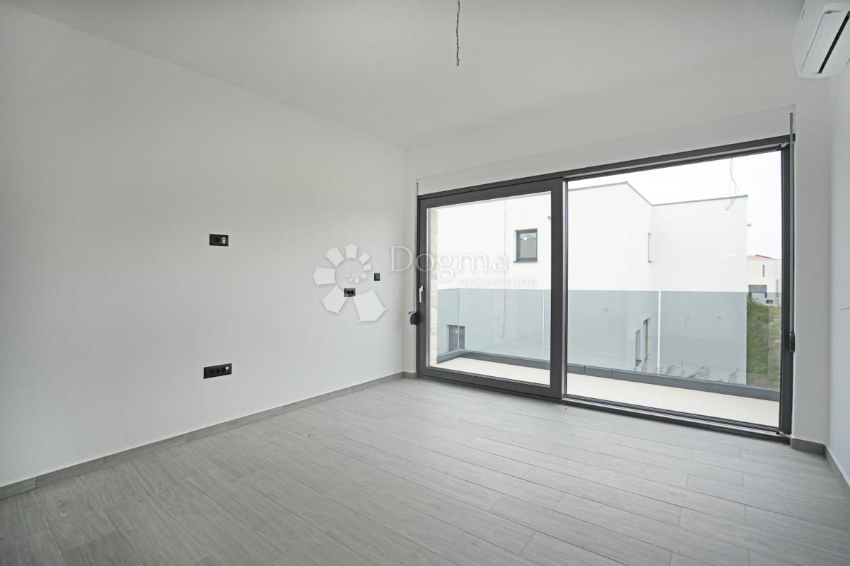 VILLA MODERNA DI NUOVA COSTRUZIONE