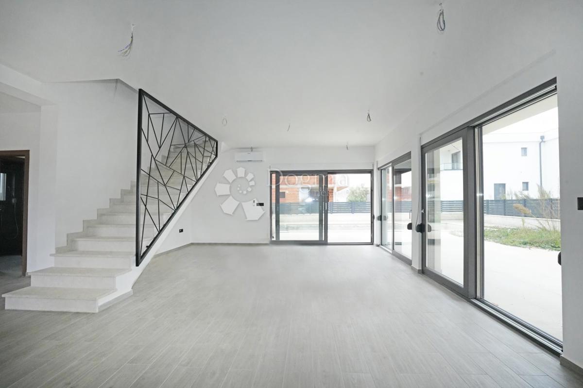 VILLA MODERNA DI NUOVA COSTRUZIONE