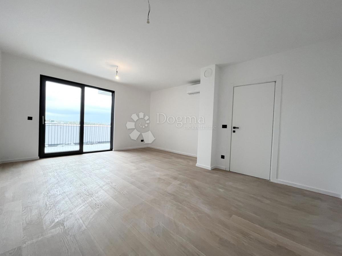 Appartamento in nuova costruzione con ascensore e garage, Umago