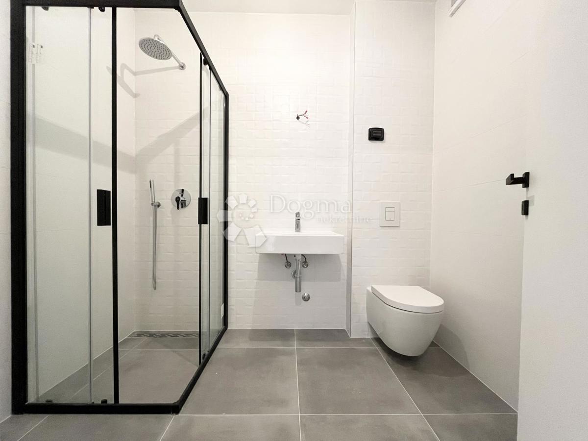 Appartamento in nuova costruzione con ascensore e garage, Umago