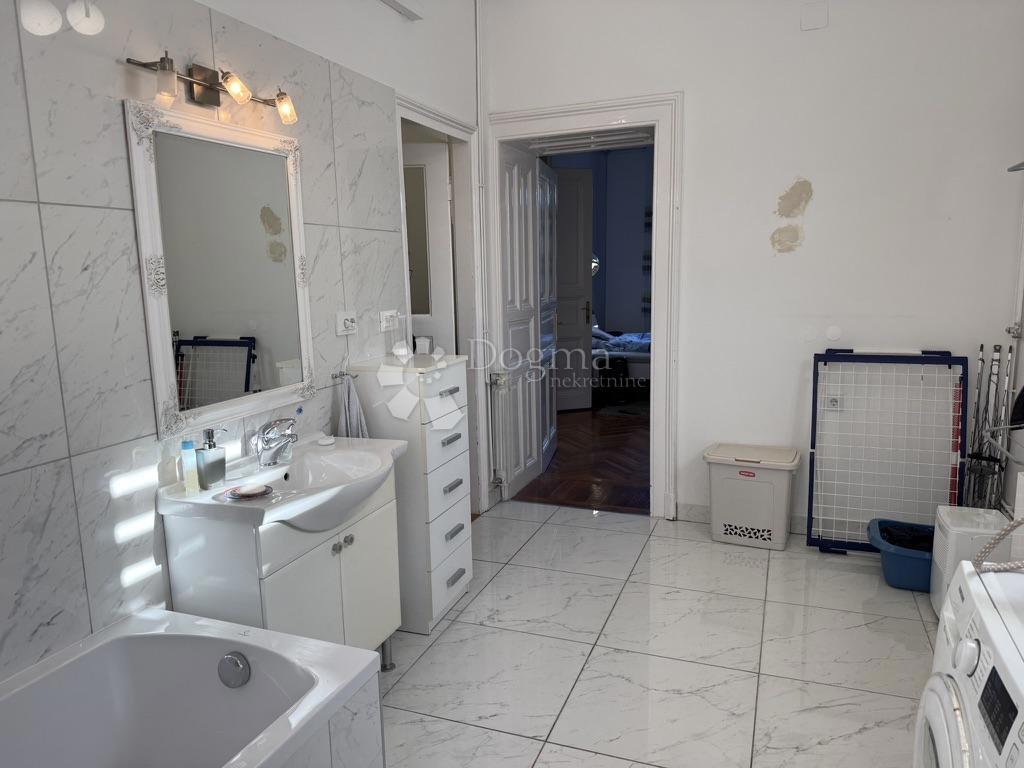 Una gemma civica a Kaptol