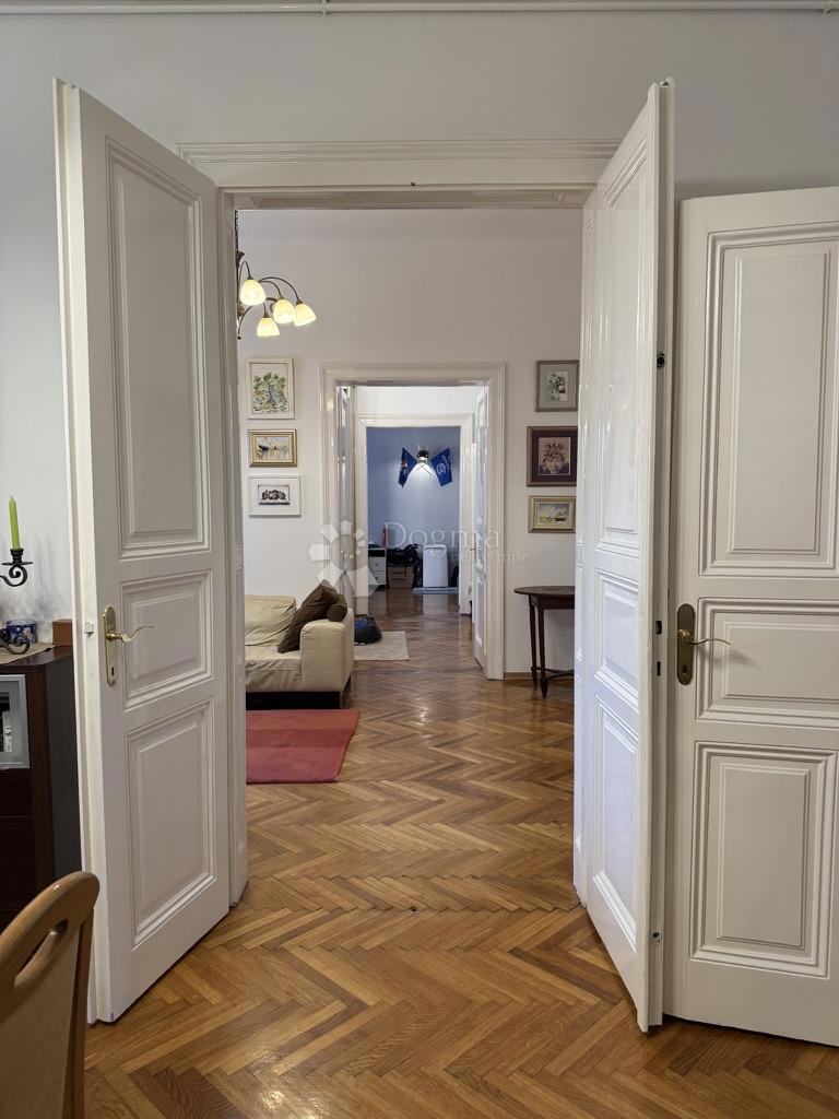 Una gemma civica a Kaptol