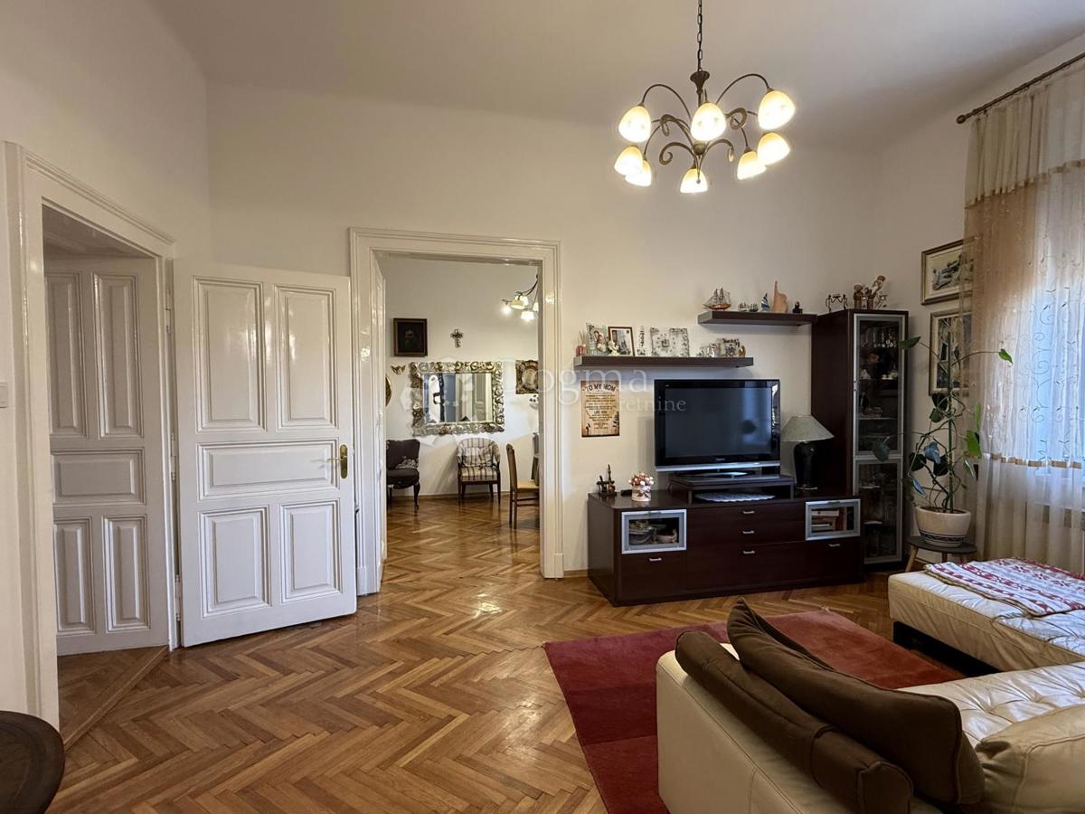 Una gemma civica a Kaptol