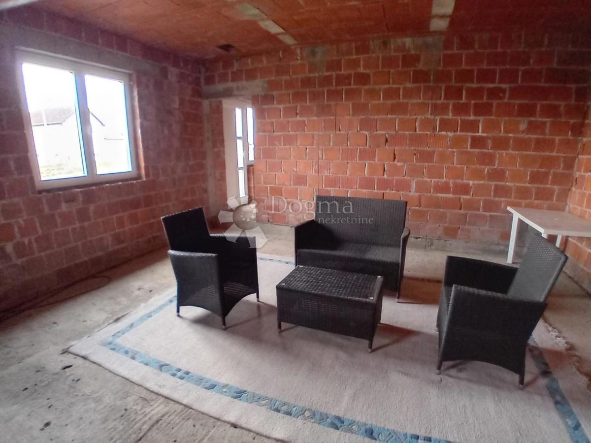 Casa Poljana Križevačka, Križevci, 292m2